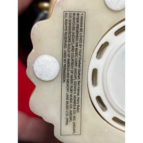 Betty Boop Lady In Red Sitting Fixing Hat Retired Figurine - Picture 11 of 12